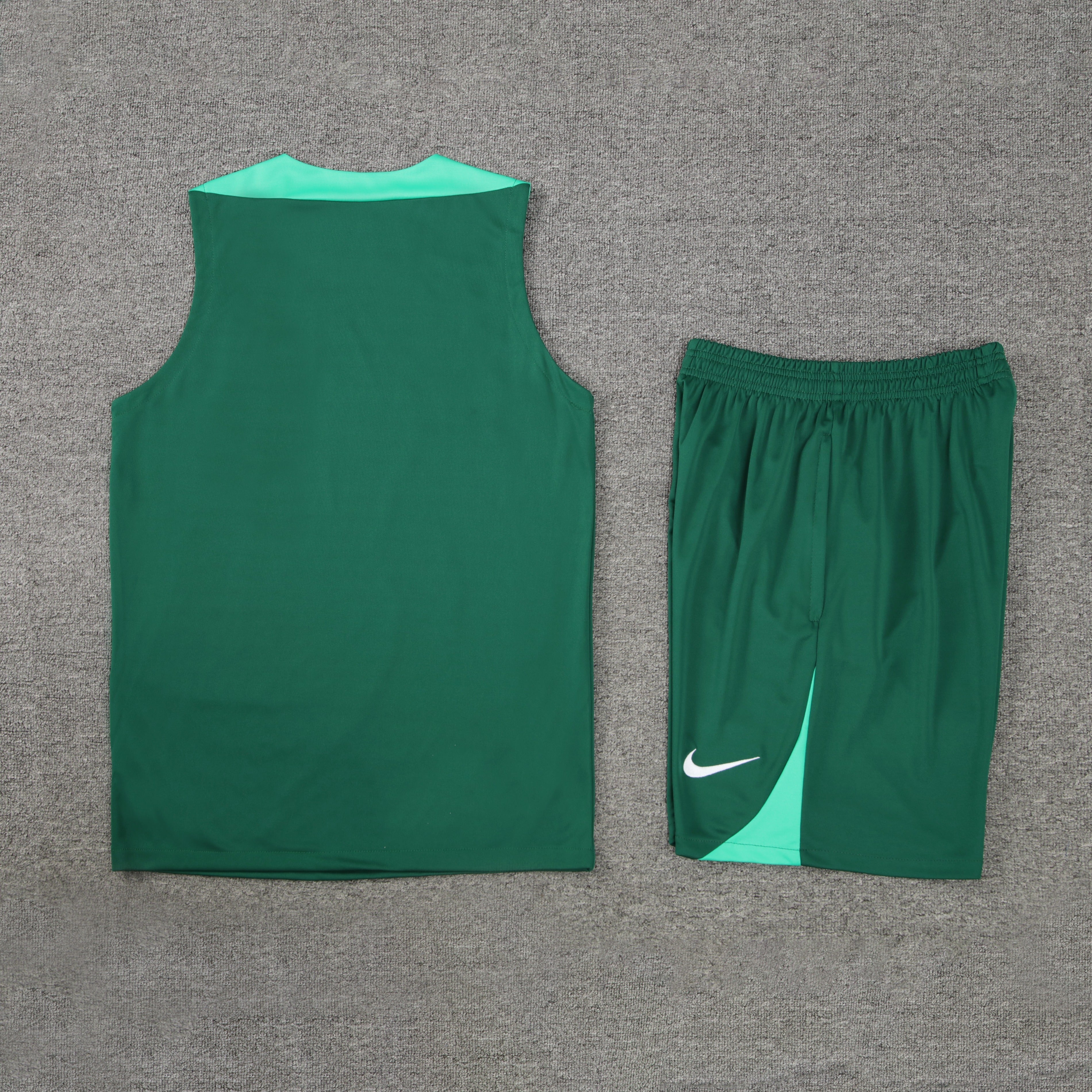 Ensemble d'entraînement vert Portugal 2024/25
