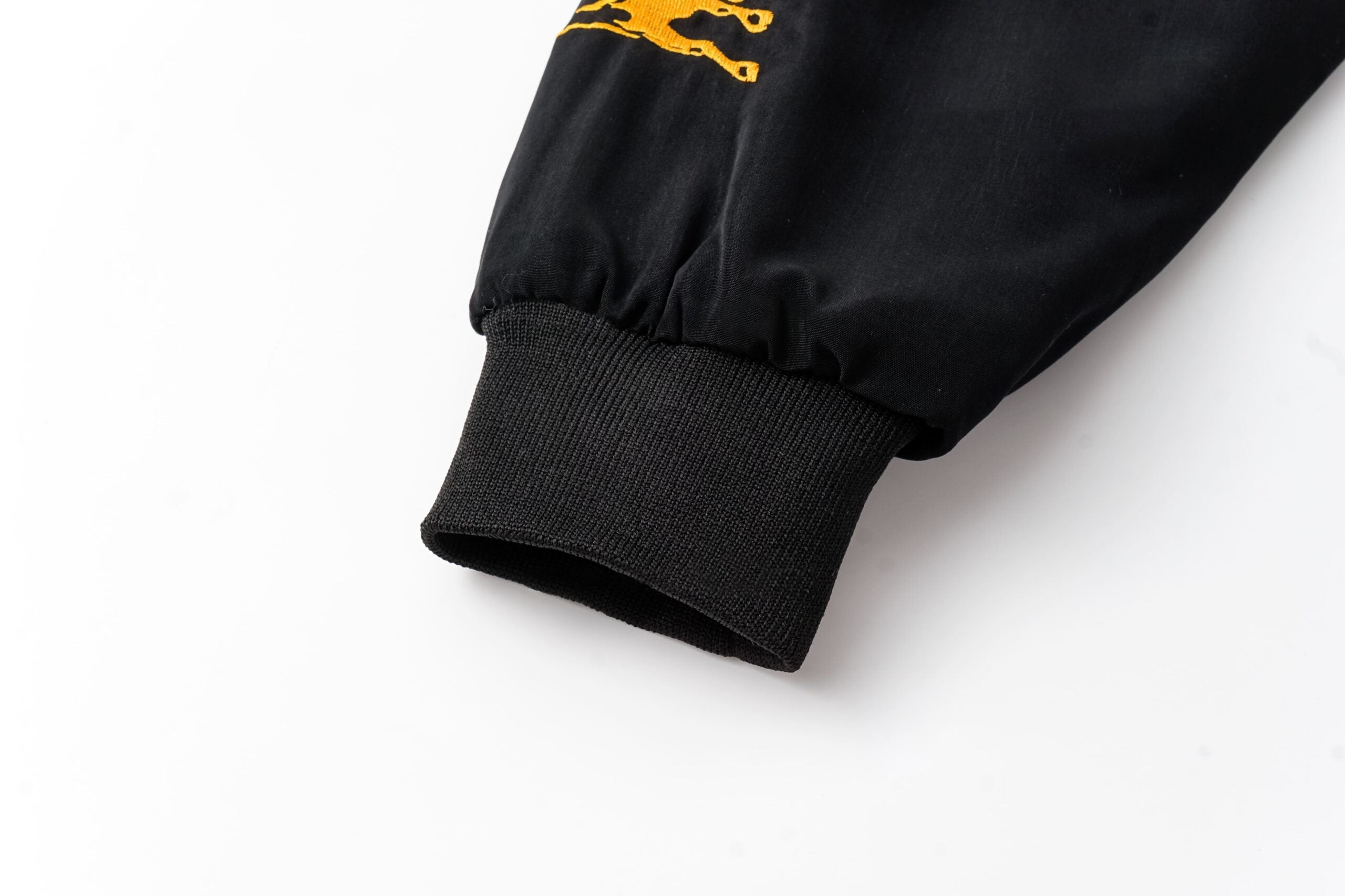 Lamborghini Rennteam Jacke – Schwarzer Motorsport Reißverschluss mit gold bestickten Logos
