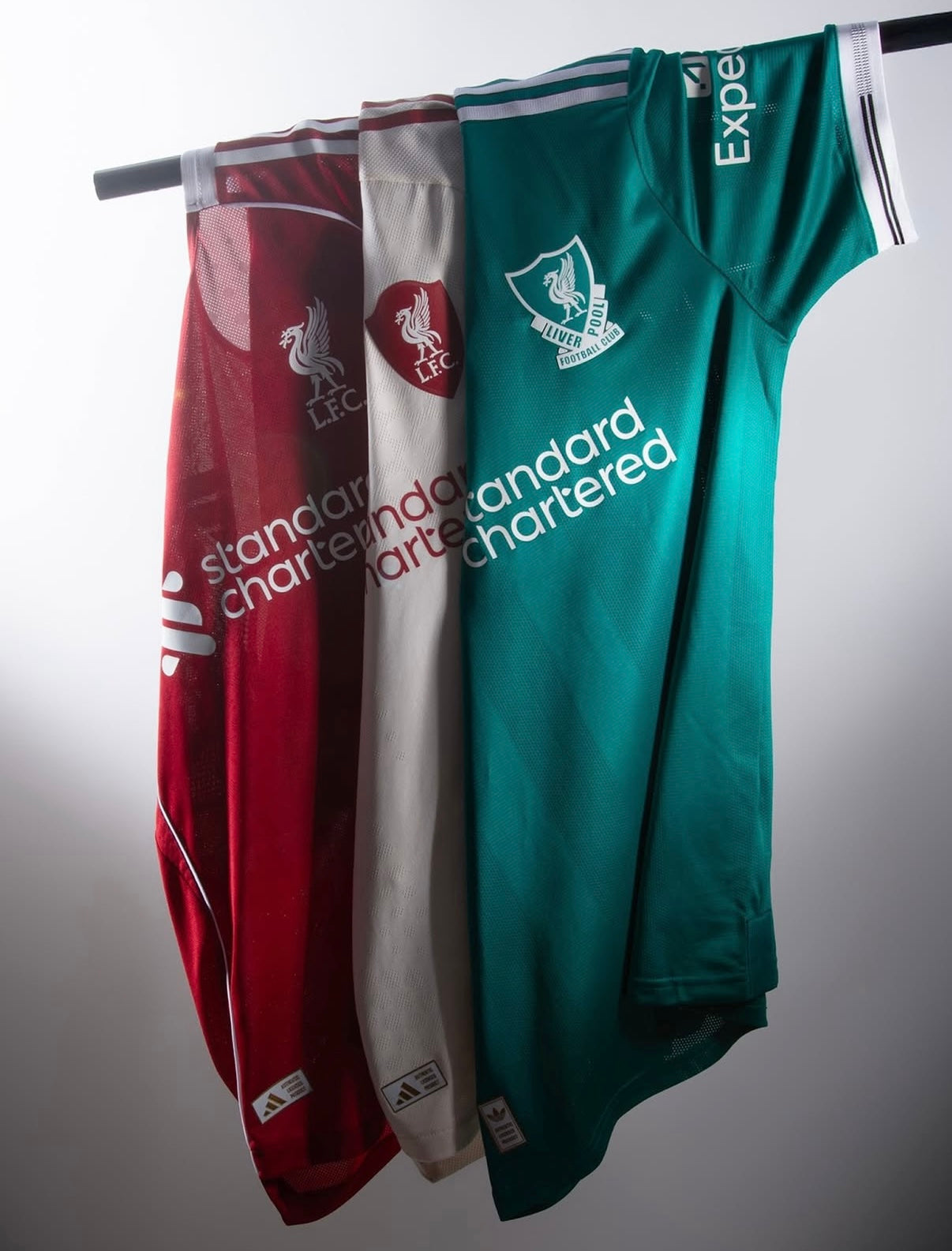 Maglia Edizione Speciale Tre-in-Uno Liverpool 2025/2026