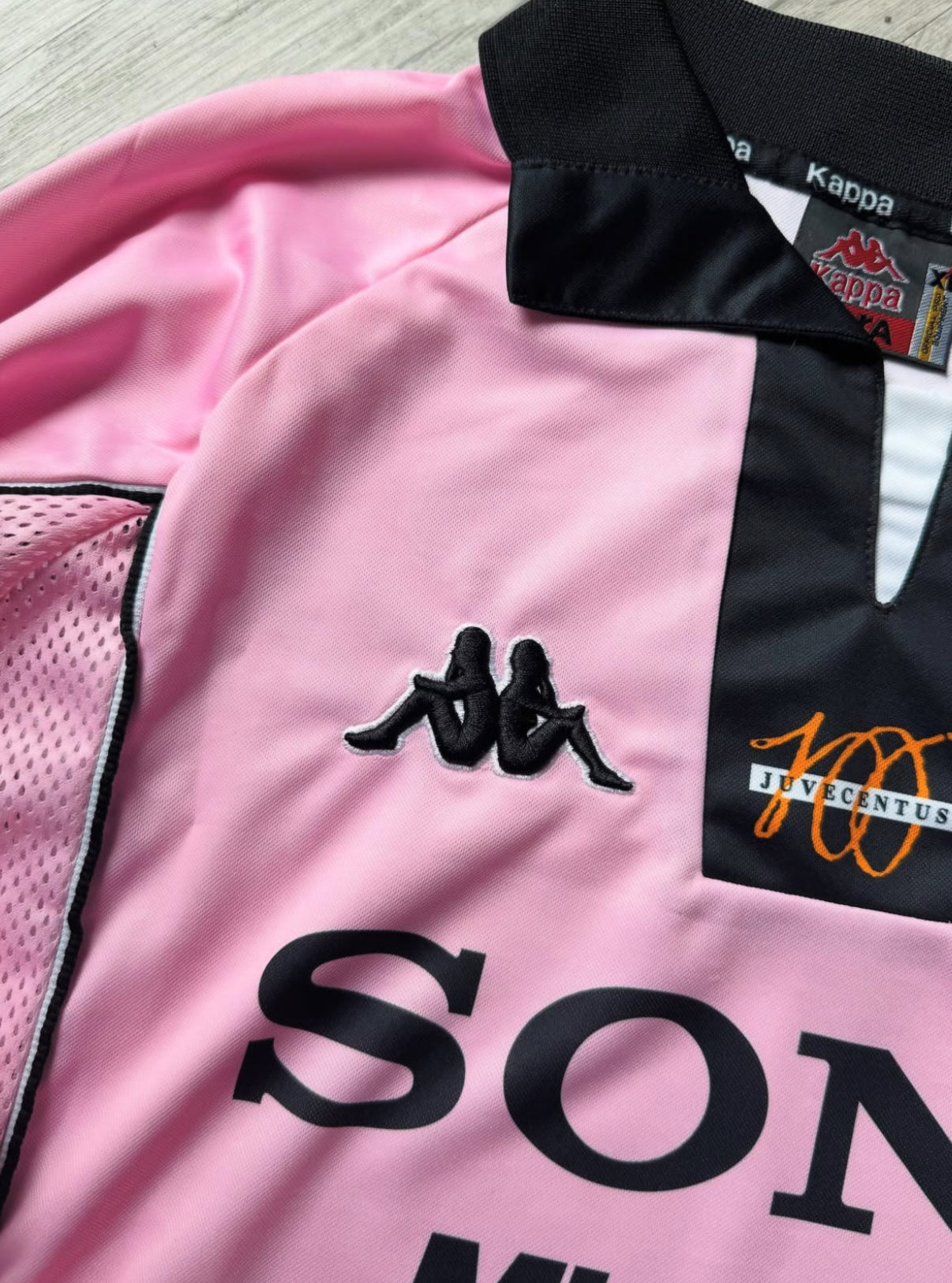 Juventus Retro-Trikot Pink mit langen Ärmeln 1997-1998