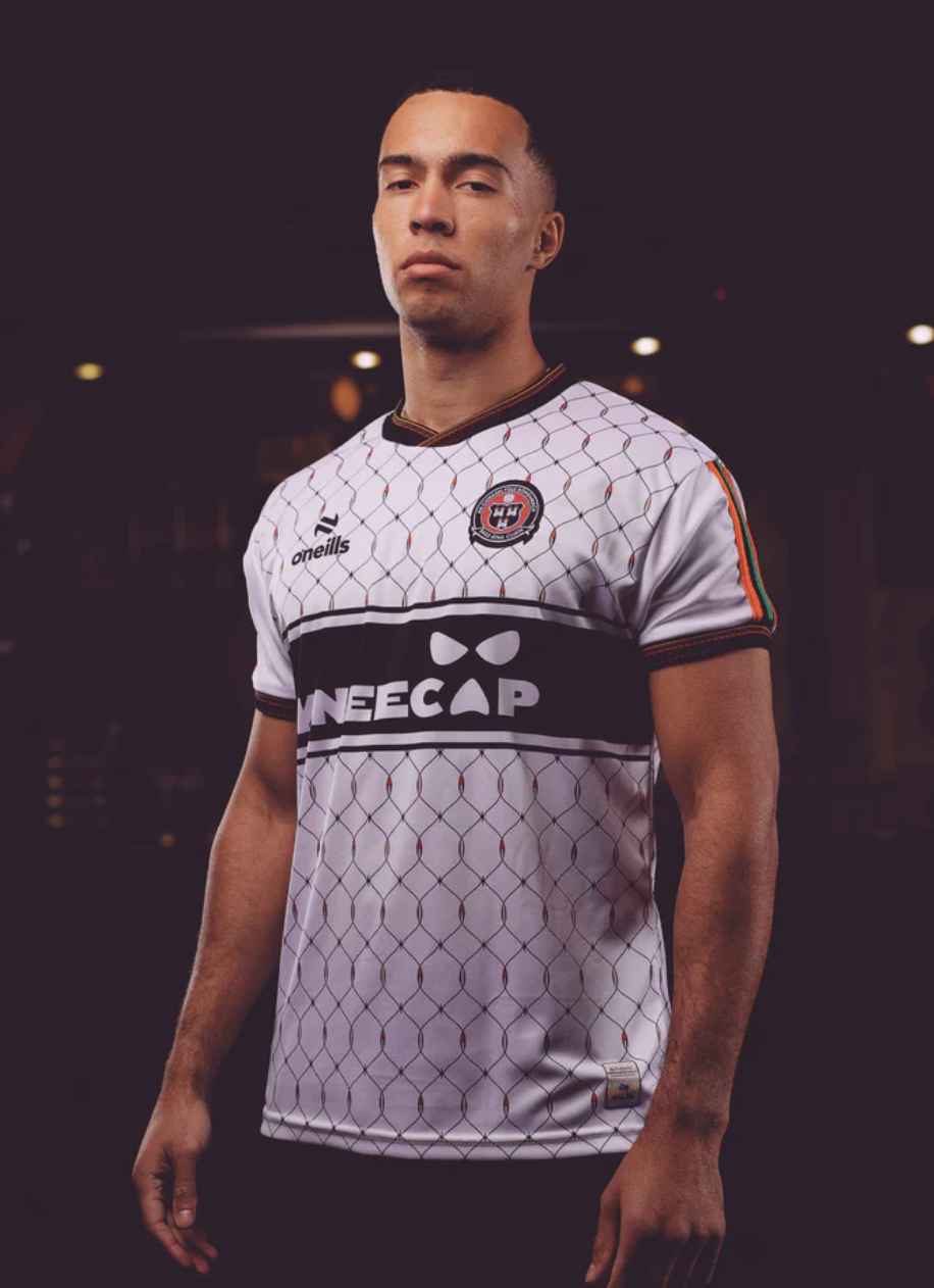 Maillot extérieur Bohemian FC x Kneecap 2026 – Édition Soutien Palestine
