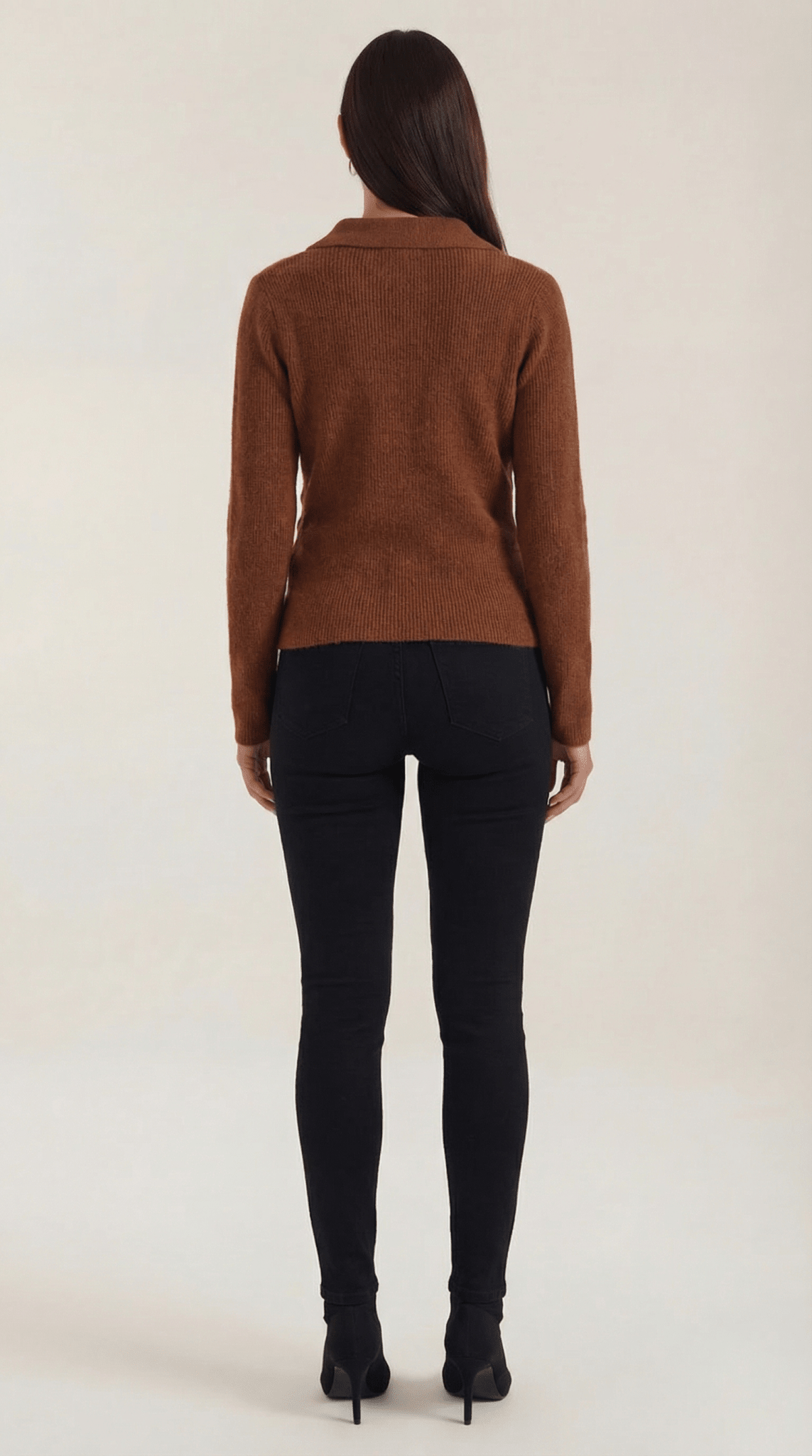 Maglione da donna — Vestibilità aderente, collo avvolgente con design a collo alto