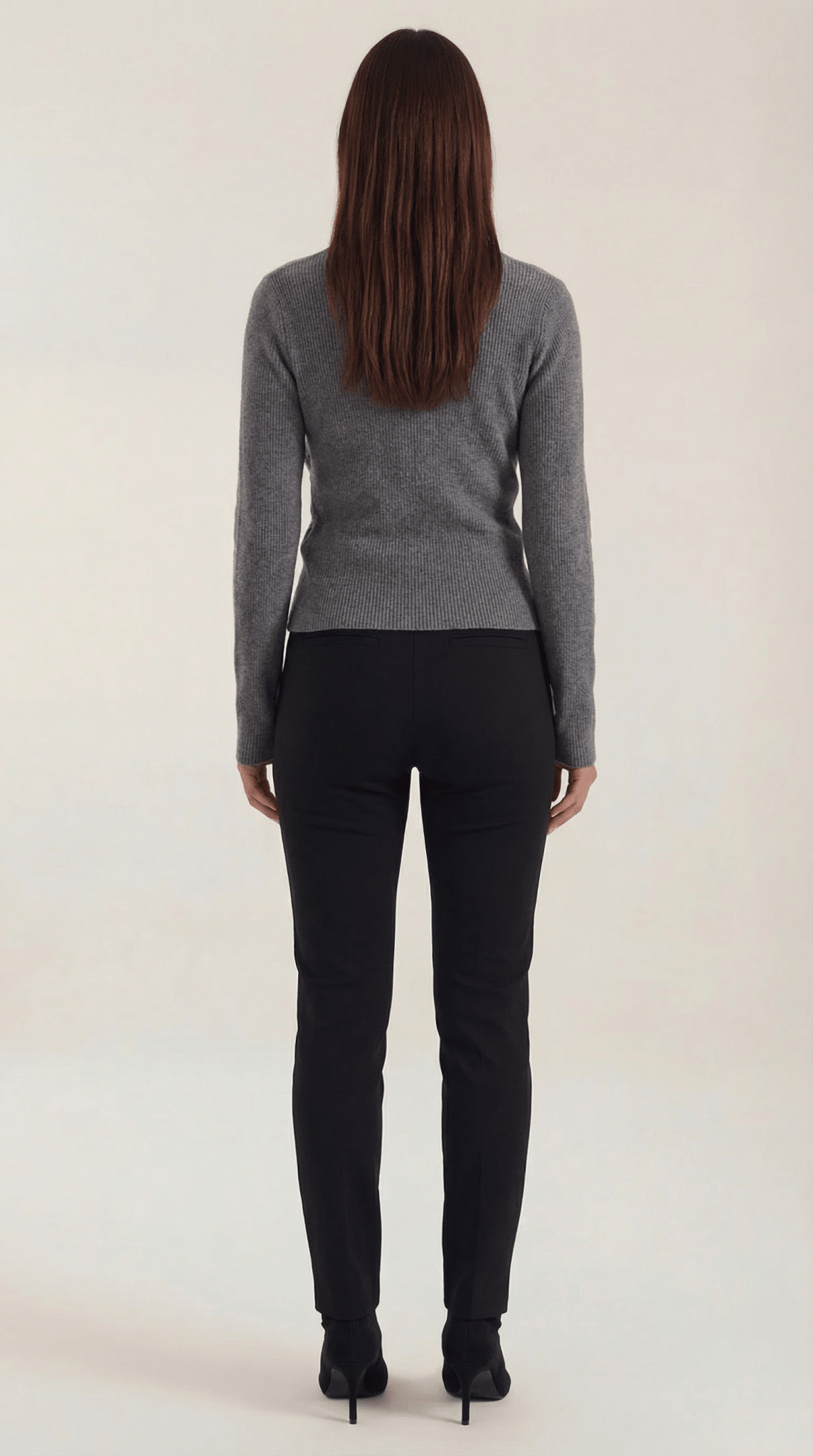Maglione da donna — Vestibilità aderente, collo avvolgente con design a collo alto