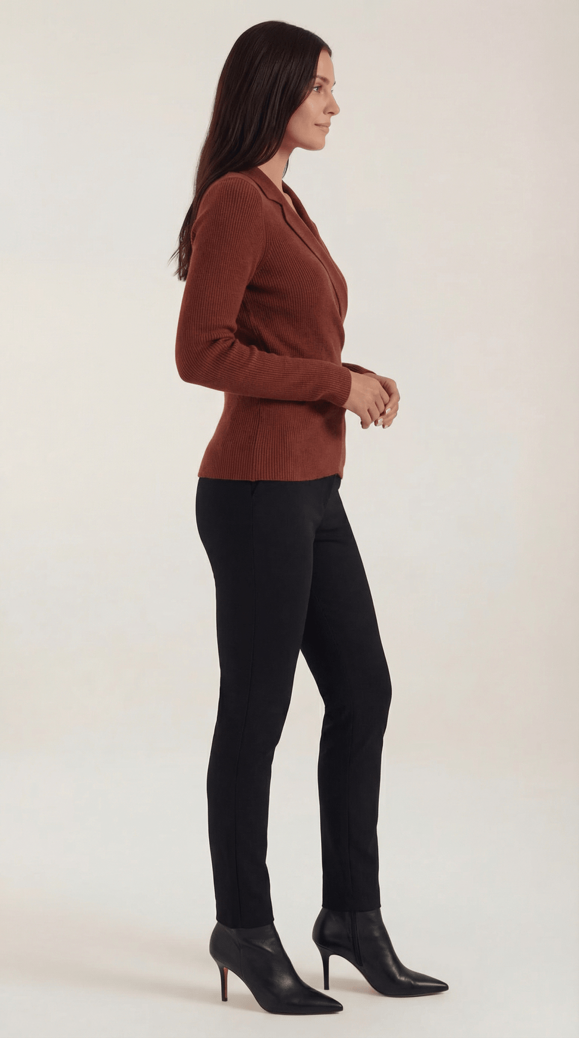 Maglione da donna — Vestibilità aderente, collo avvolgente con design a collo alto