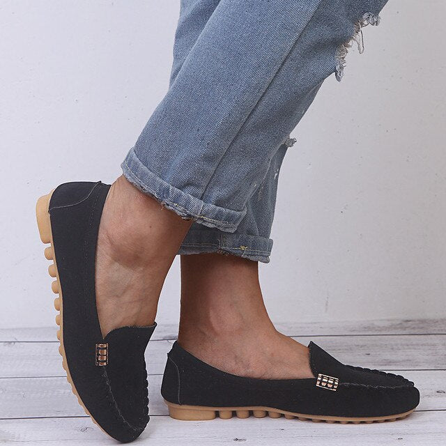 Damen-Loafer — Schlupfschuh, flache Sohle, geschlossener Obermaterial, minimalistisches Design