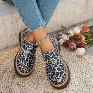 Mocassini da donna — Slip-on con suola spessa e battistrada