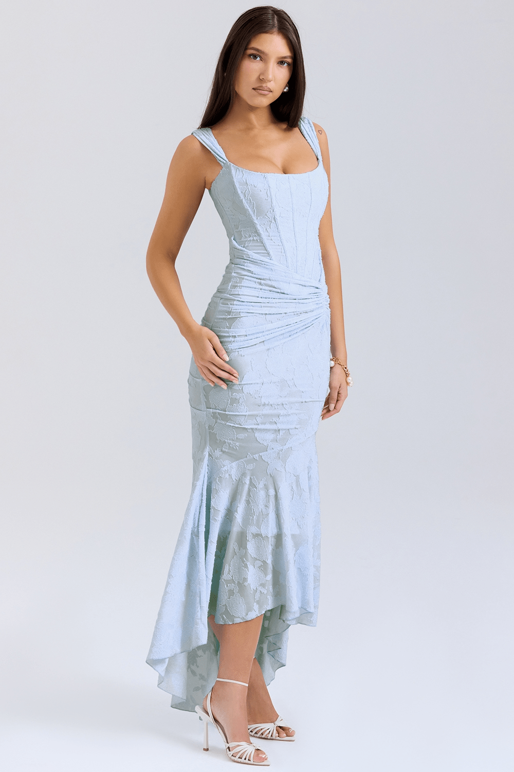 Maxikleid für Damen — Eng anliegendes Oberteil, geraffte Taille, High-Low-Saum
