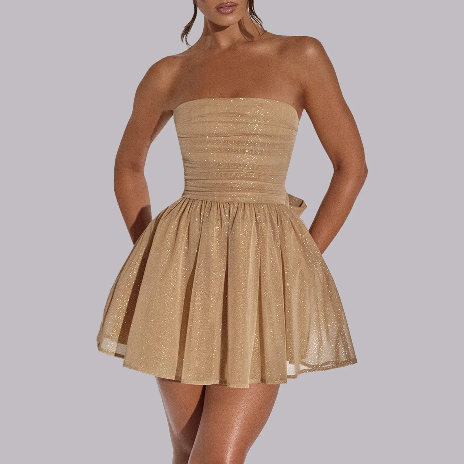 Abito corto da donna — Scollo senza spalline, gonna svasata a linea A