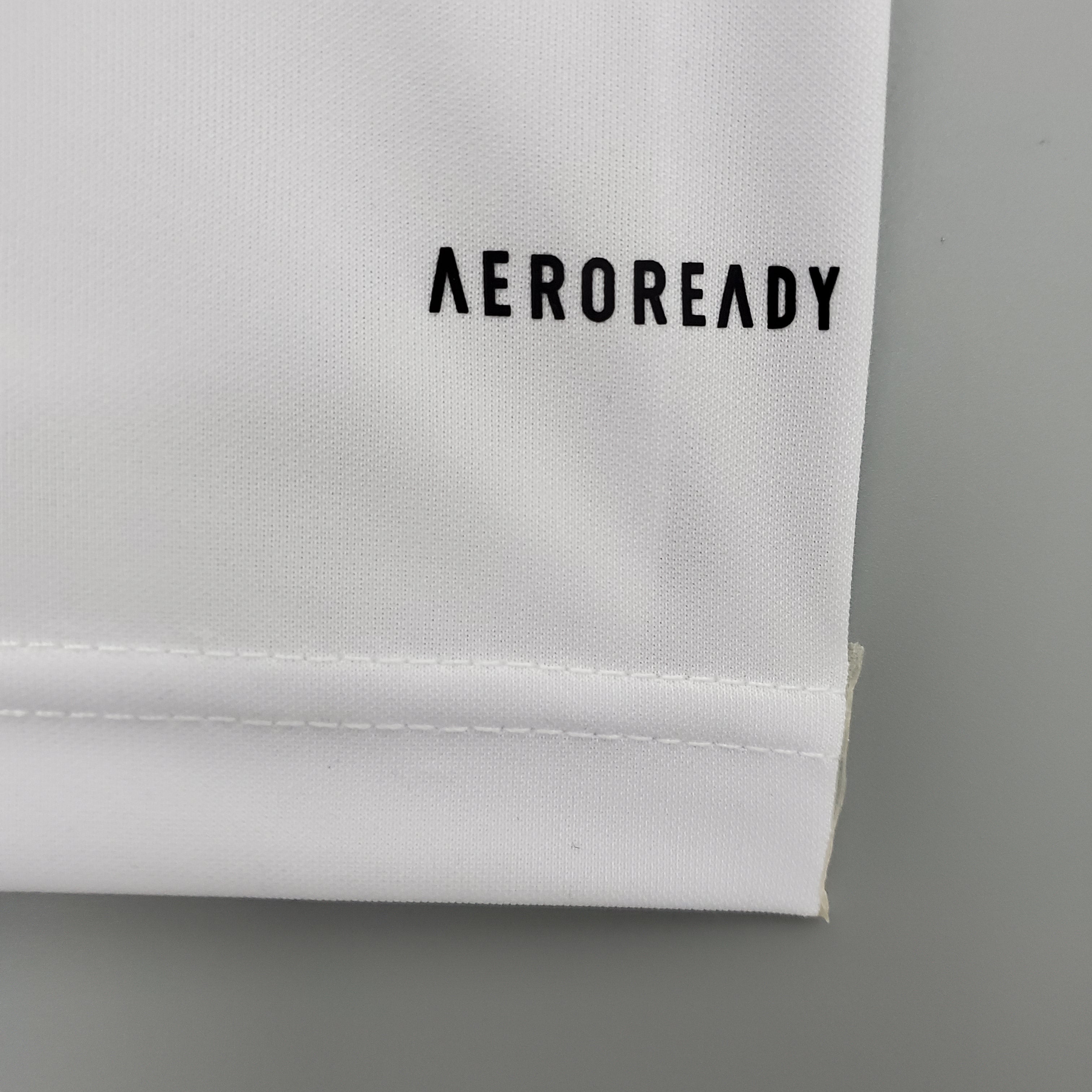 Kit bianco Arsenal 21/22