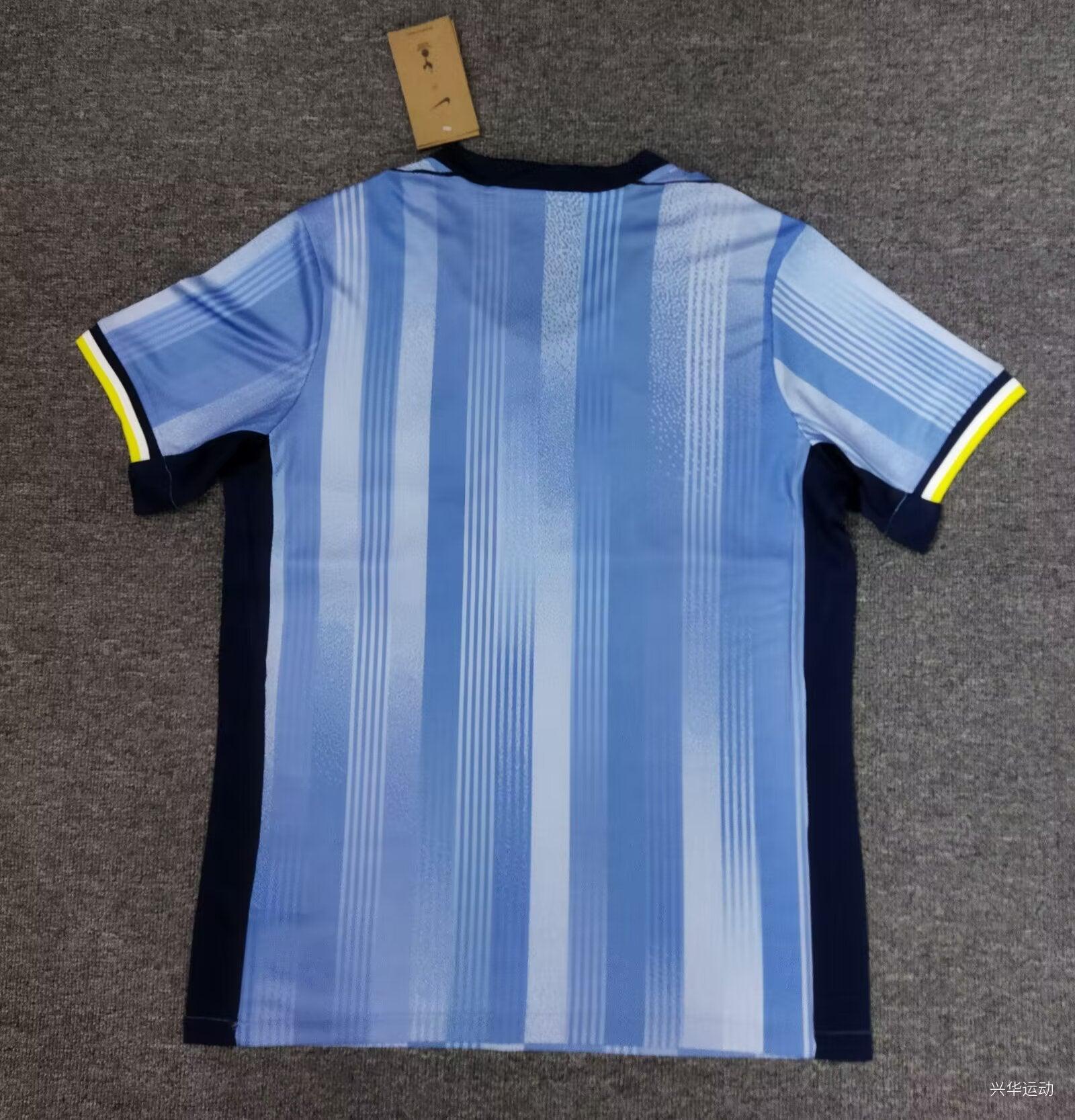 Kit trasferta Tottenham 2024/2025