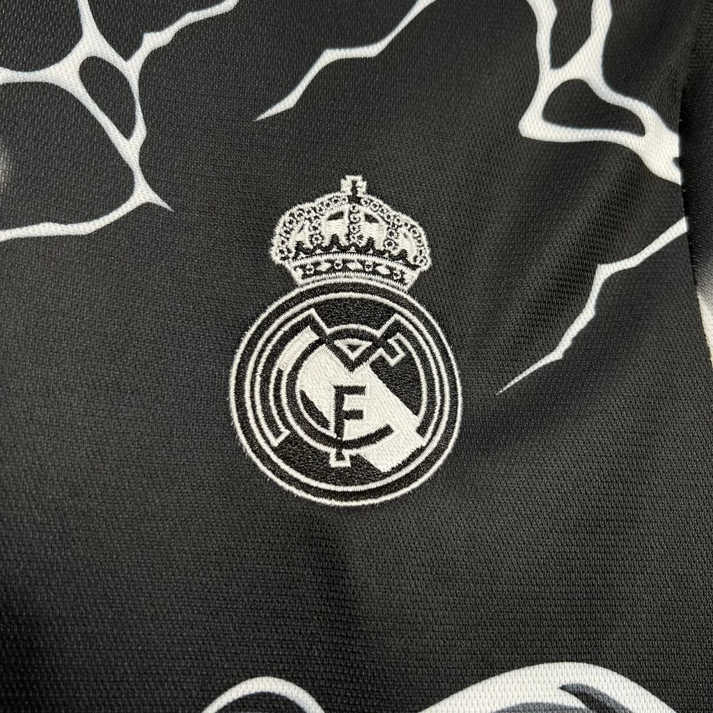Camiseta edición especial Pantera negra Real Madrid 24/25