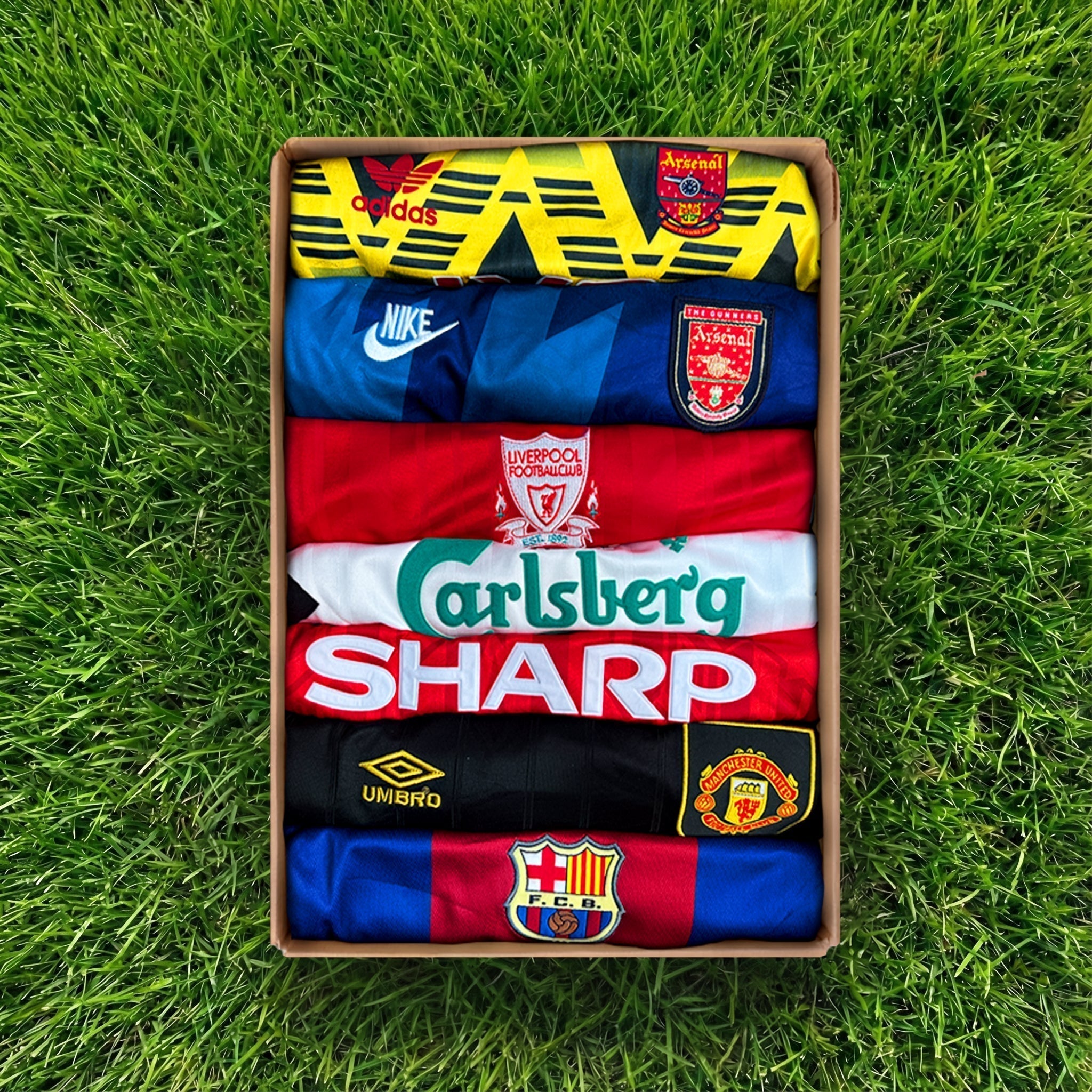 Scatola Maglie da Calcio Retrò Misteriose (3 articoli)
