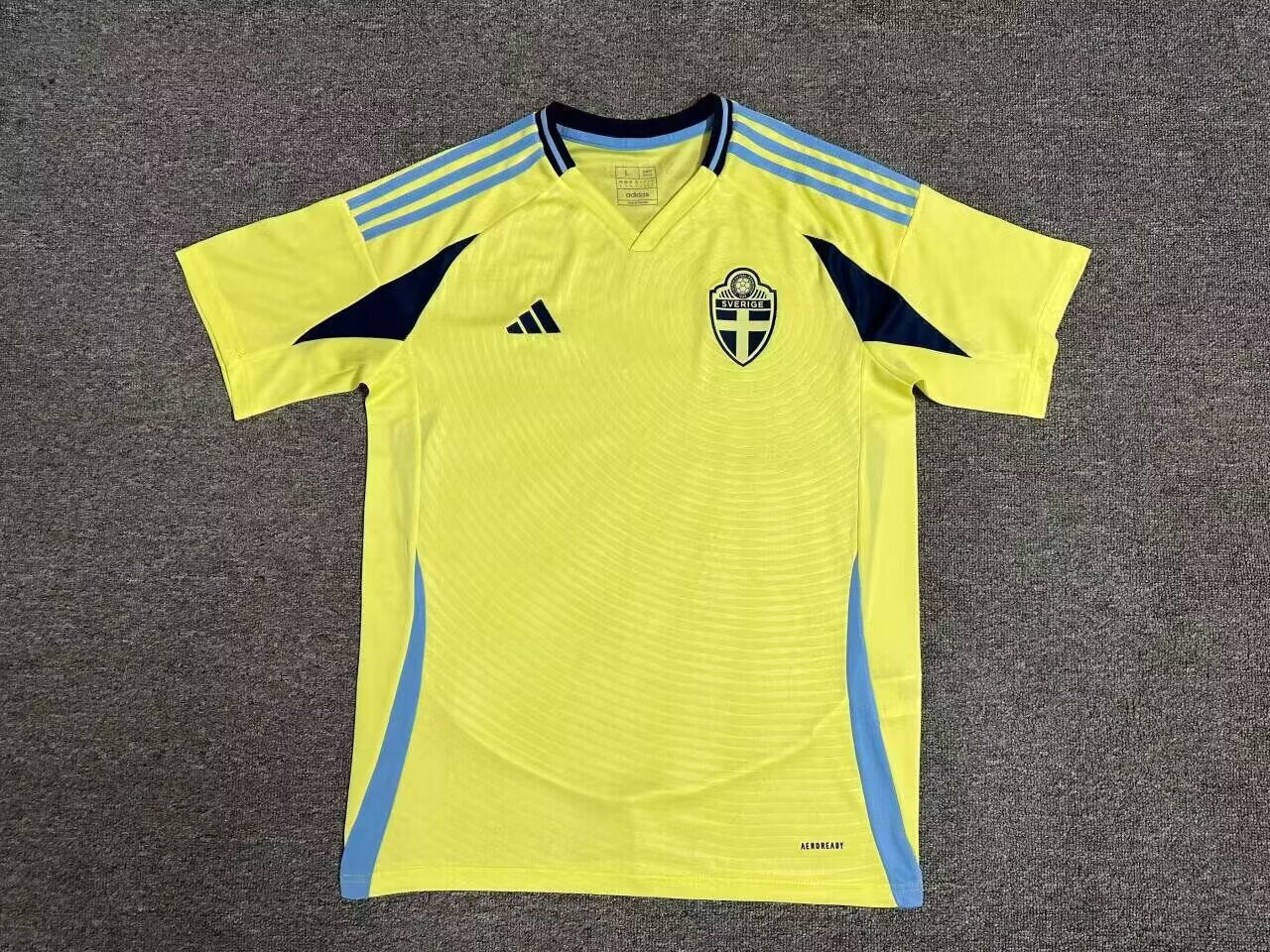 Equipamento Casa Suécia 2024/2025