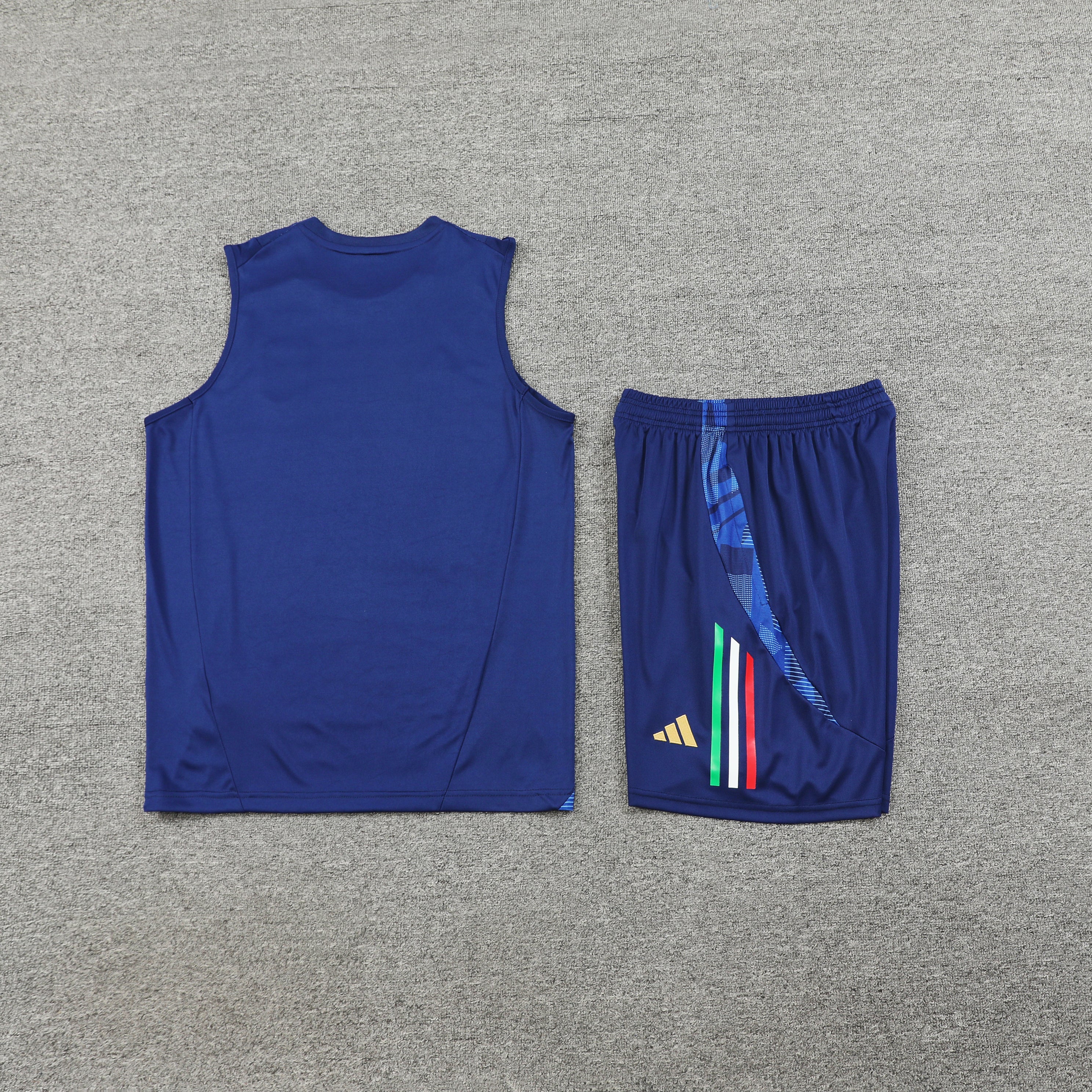 Conjunto de entrenamiento azul verano Italia 2024/25