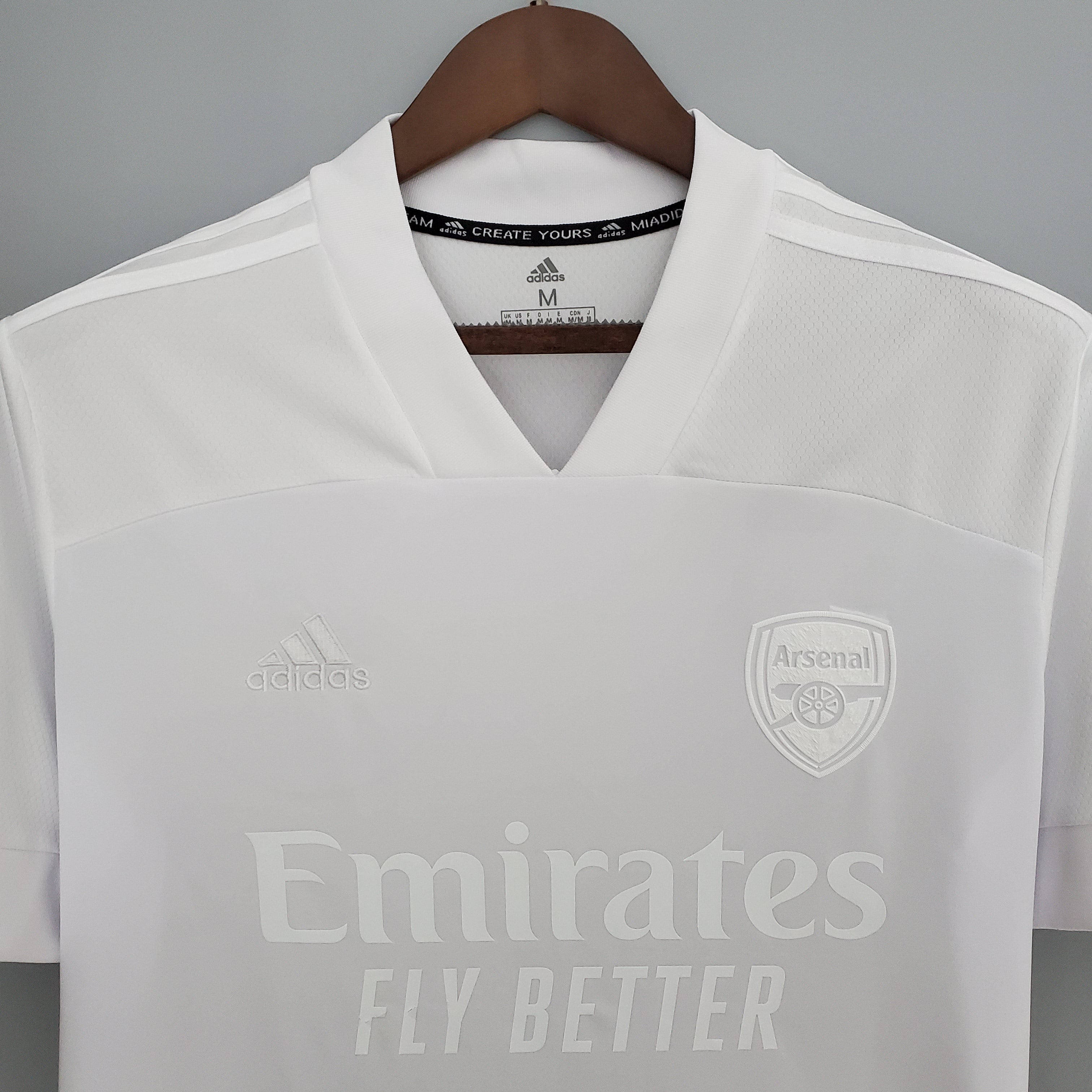 Kit bianco Arsenal 21/22