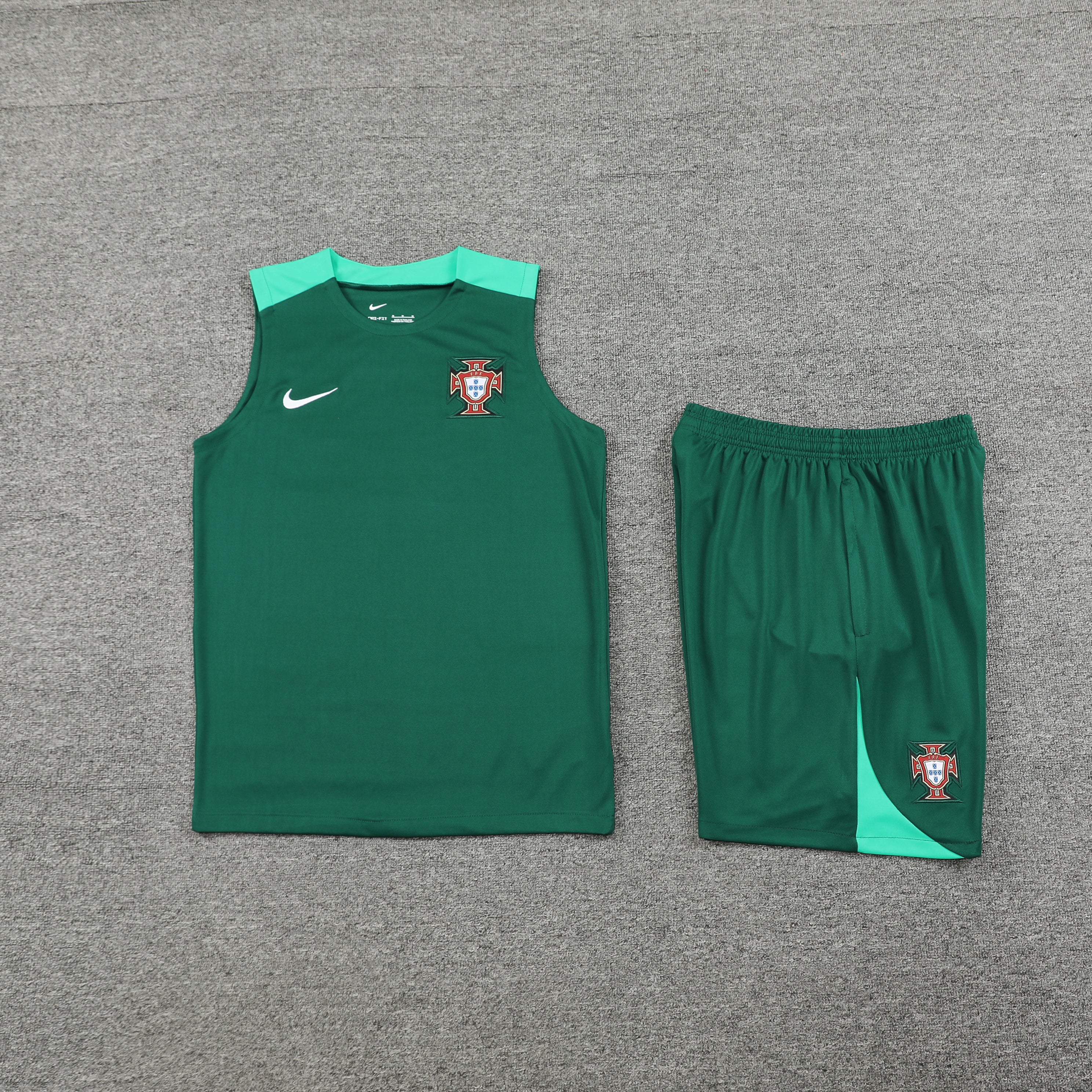 Ensemble d'entraînement vert Portugal 2024/25