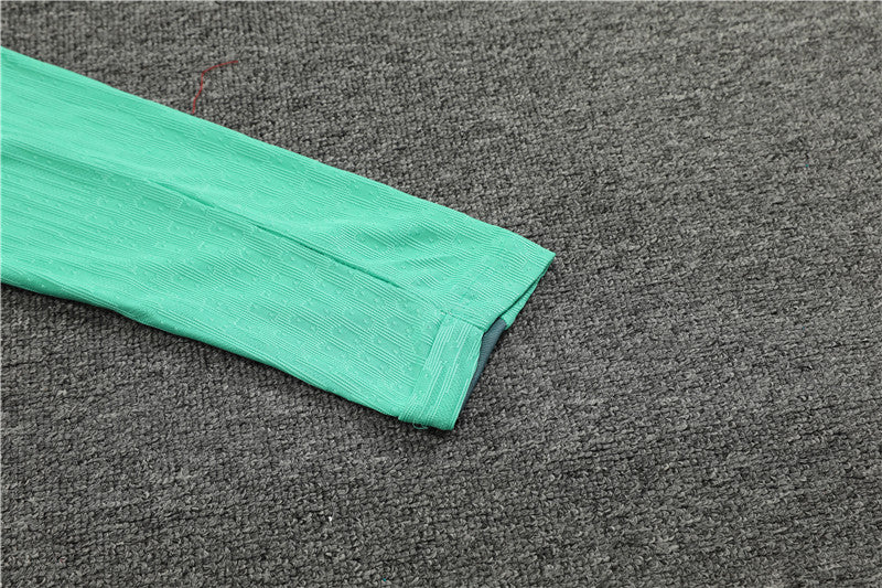 Chándal verde menta Tottenham