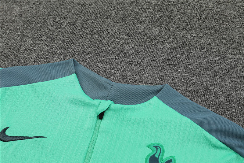 Chándal verde menta Tottenham