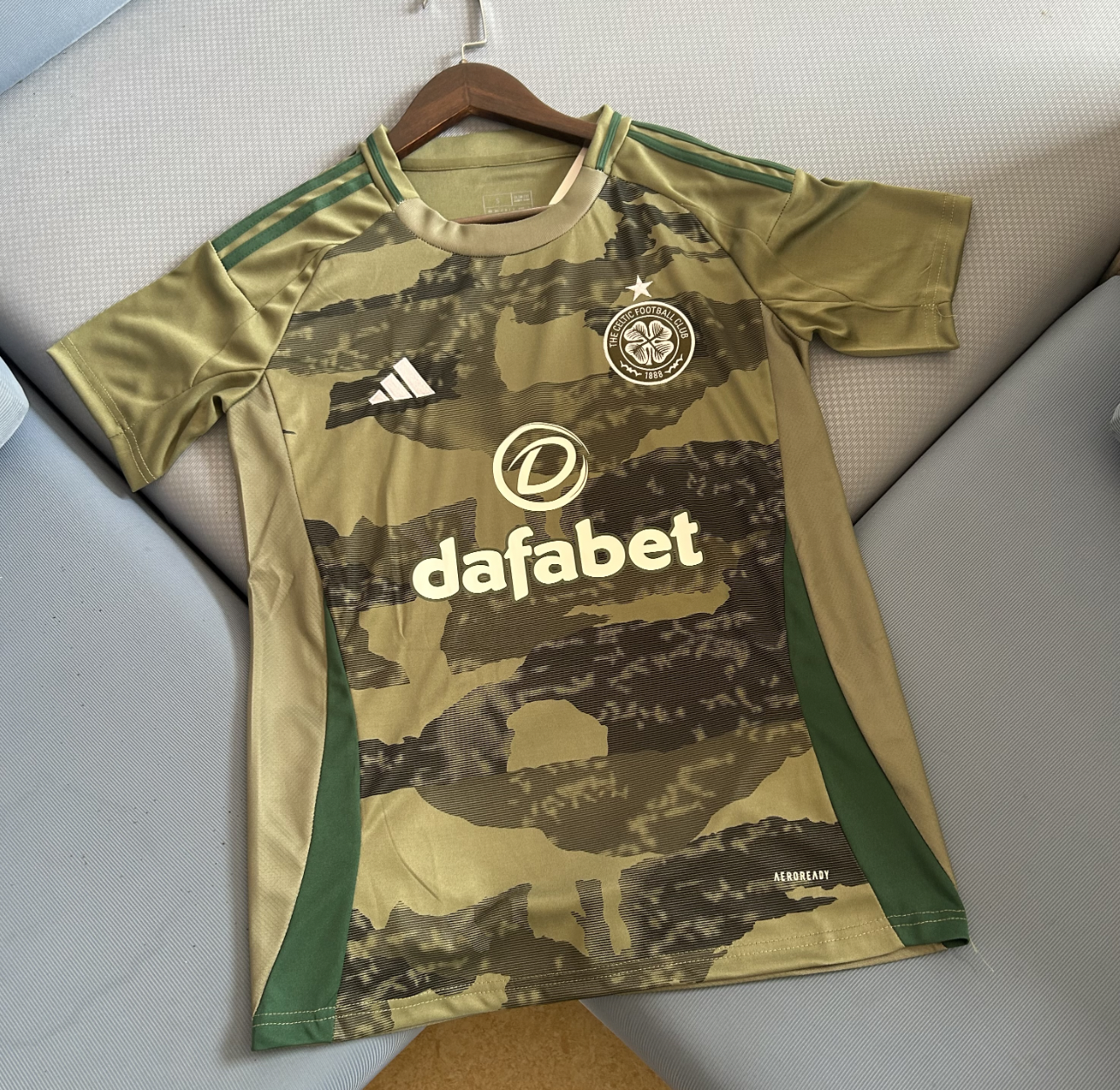 Terza Divisa Celtic 2024–2025 Camo