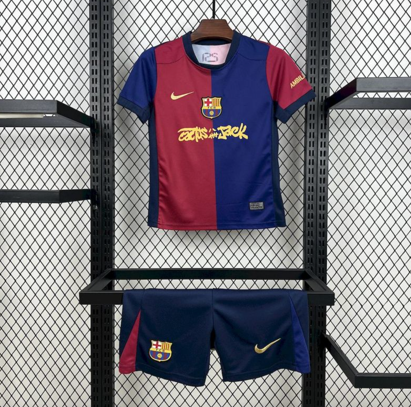 FC Barcelona × Travis Scott Equipamento Infantil de Futebol