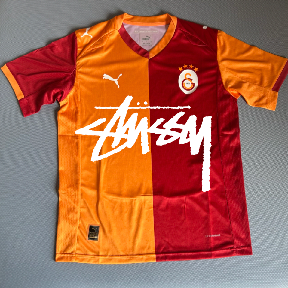 Galatasaray x Stussy 2025/2026 Spezialedition Trikot