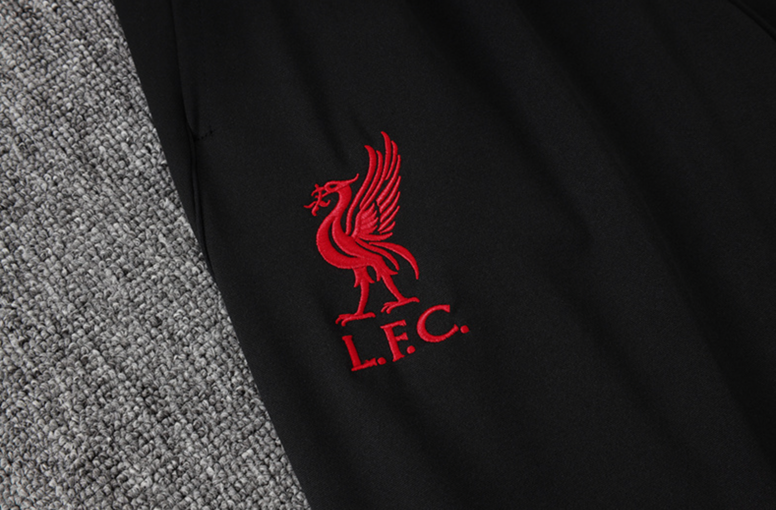 Tuta nera Liverpool 2025/2026