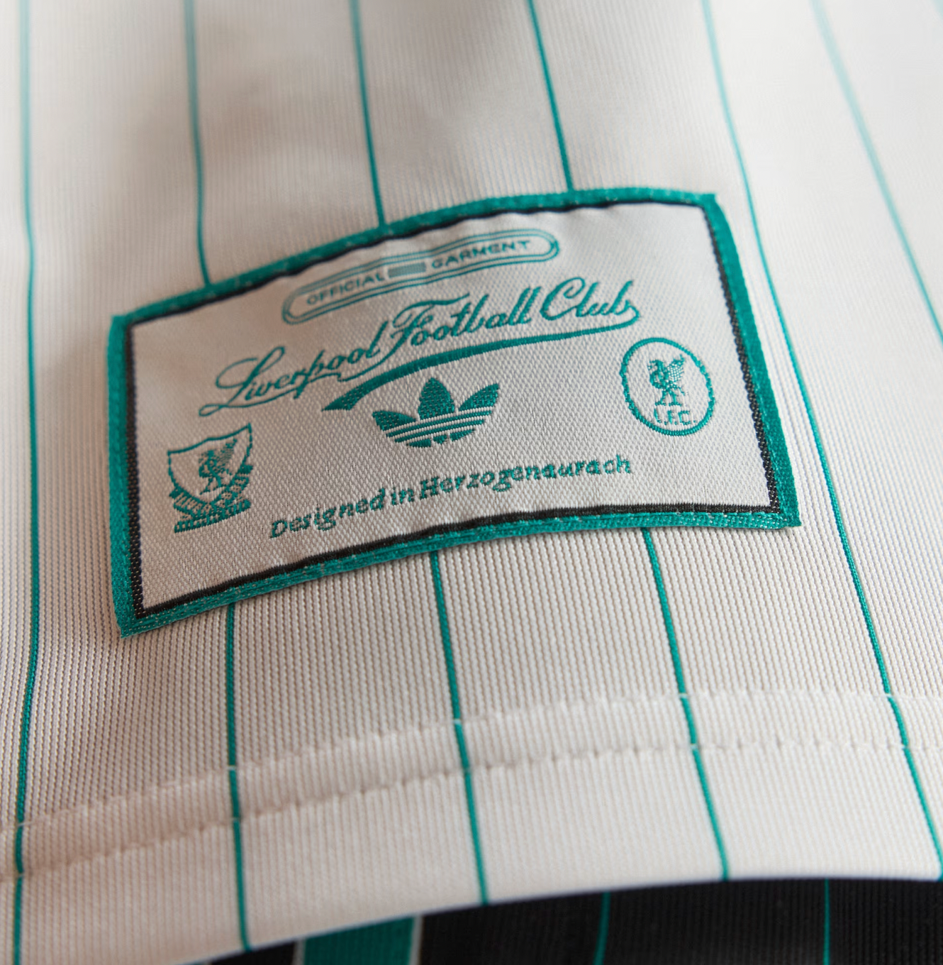 Liverpool Terrace Icons Trikot