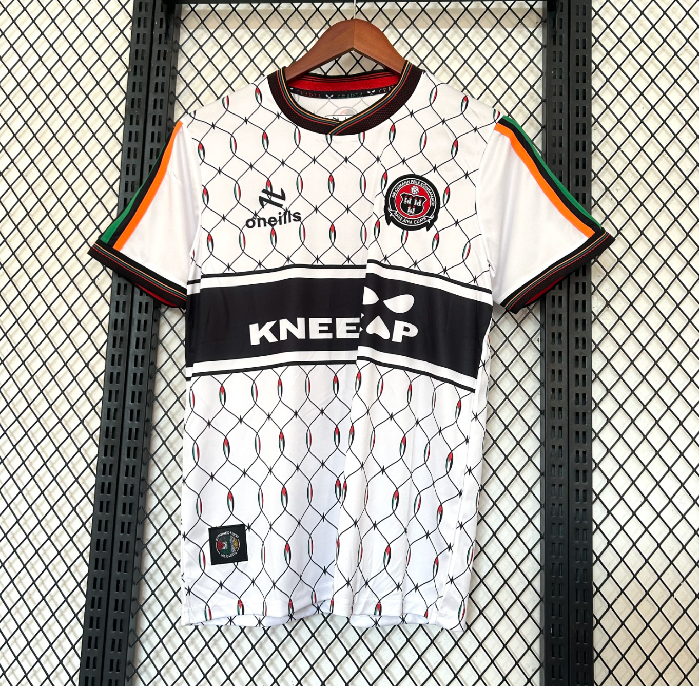 Maillot extérieur Bohemian FC x Kneecap 2026 – Édition Soutien Palestine