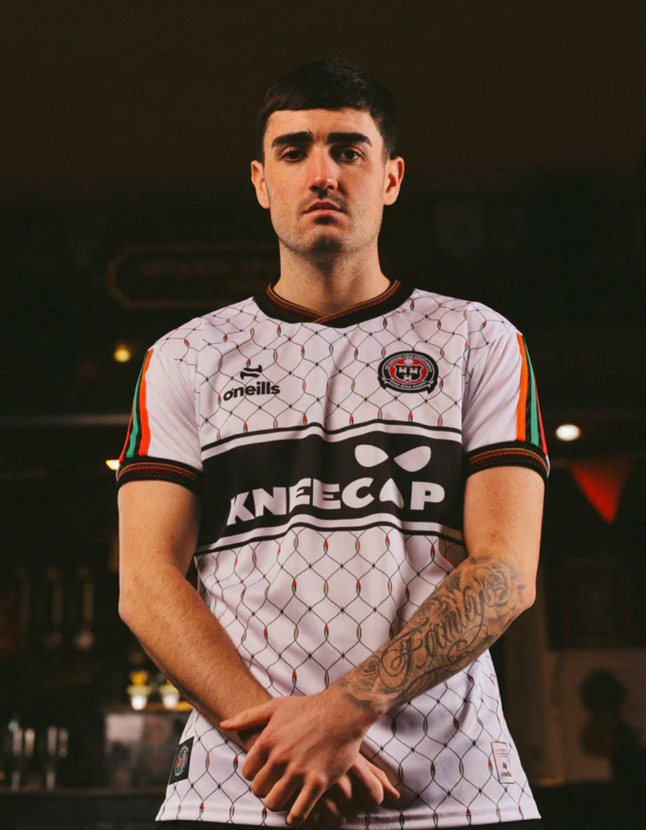 Maillot extérieur Bohemian FC x Kneecap 2026 – Édition Soutien Palestine