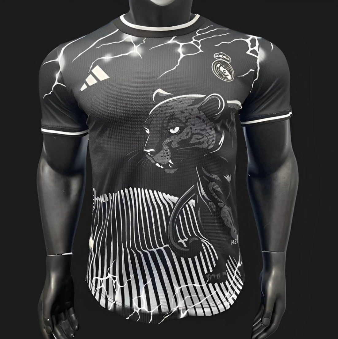 Camiseta edición especial Pantera negra Real Madrid 24/25