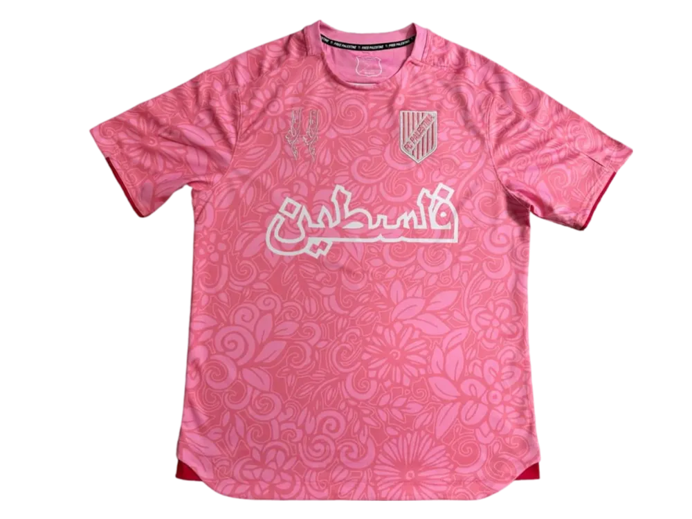 Maglia FC Palestina X Farrah Azam Collaborazione kit rosa Palestina