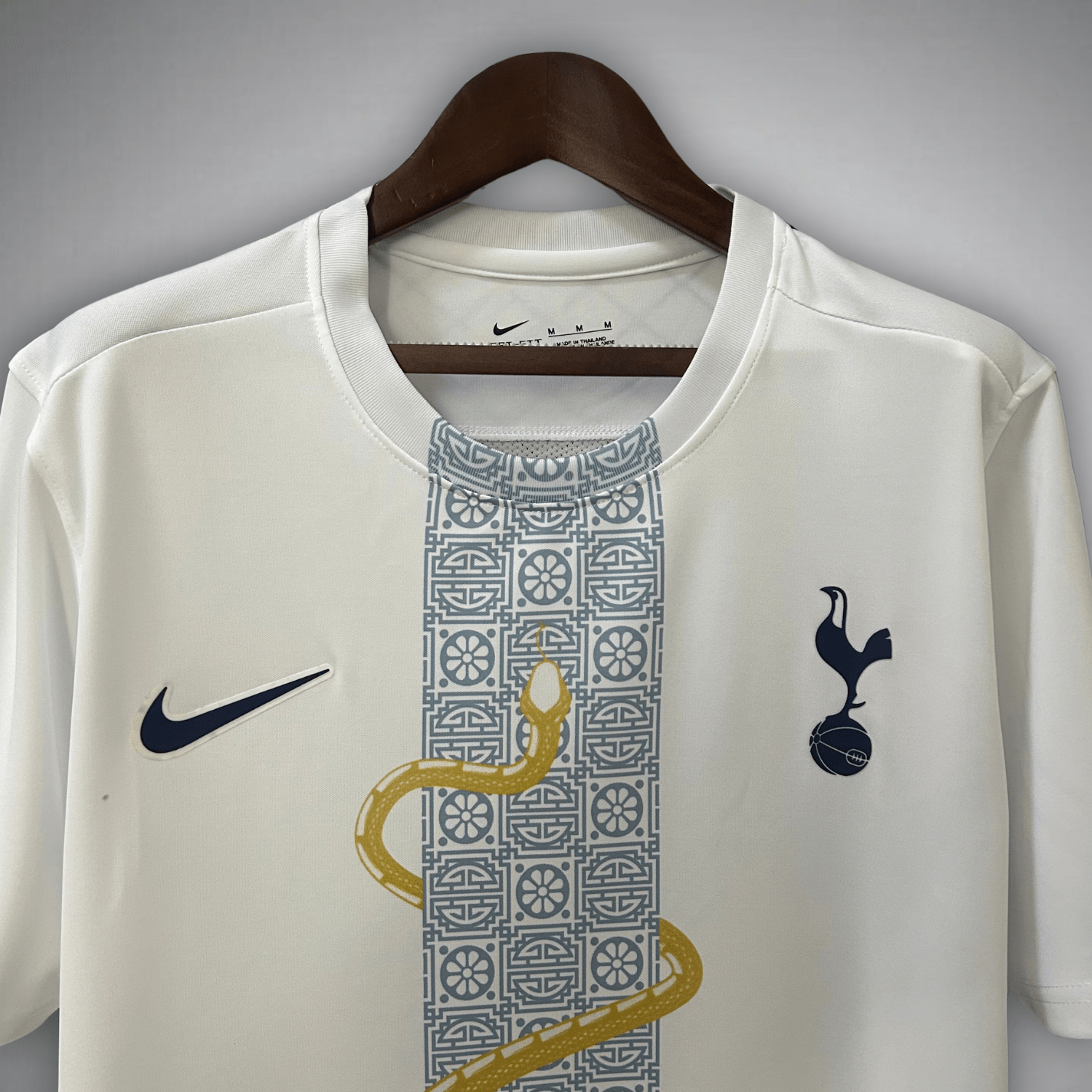 Tottenham Camiseta edición especial Serpiente
