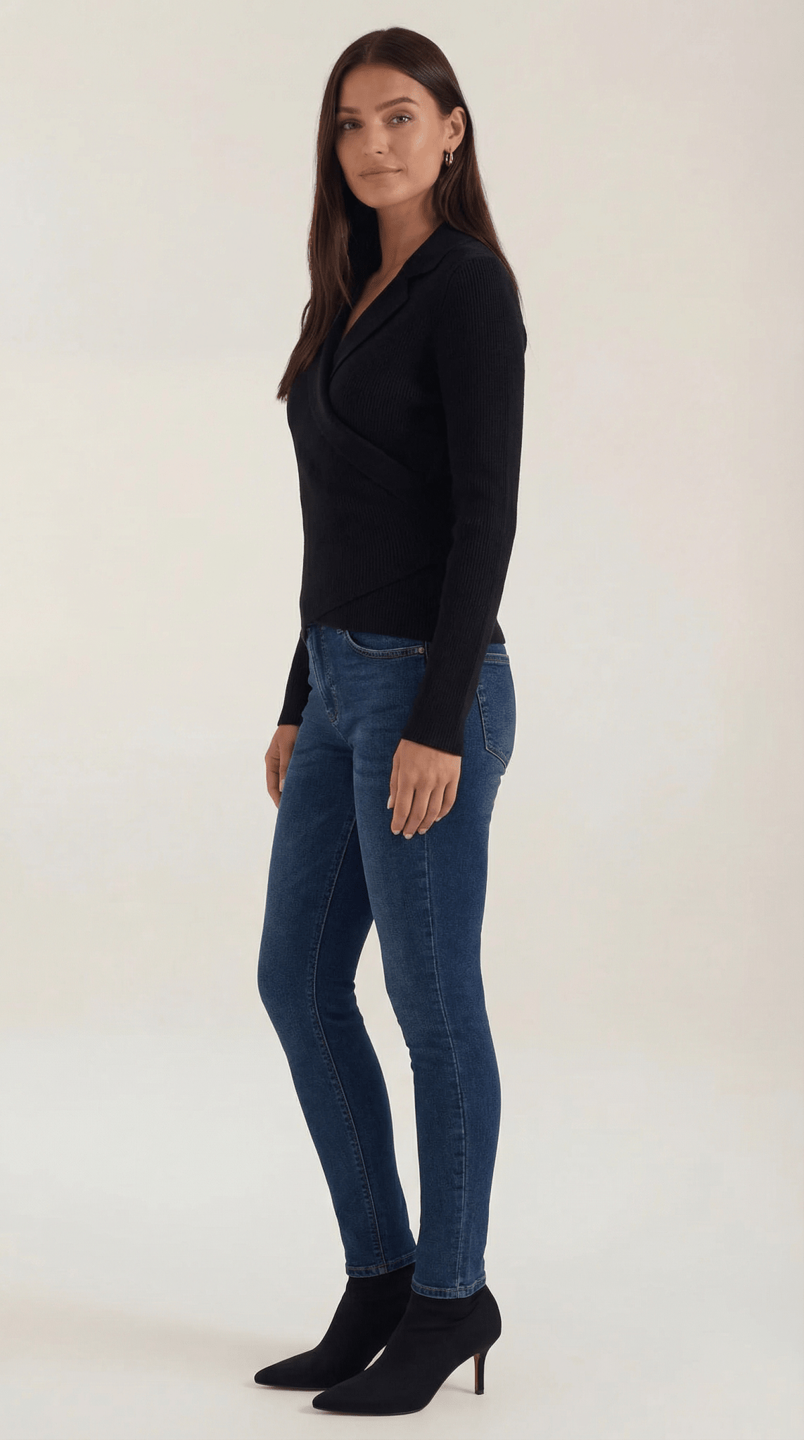 Damen-Pullover — Eng anliegend, Wickelkragen-Design