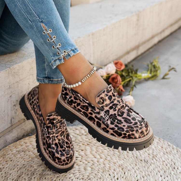 Mocassins femme — Sans lacets, semelle épaisse, semelle extérieure crantée