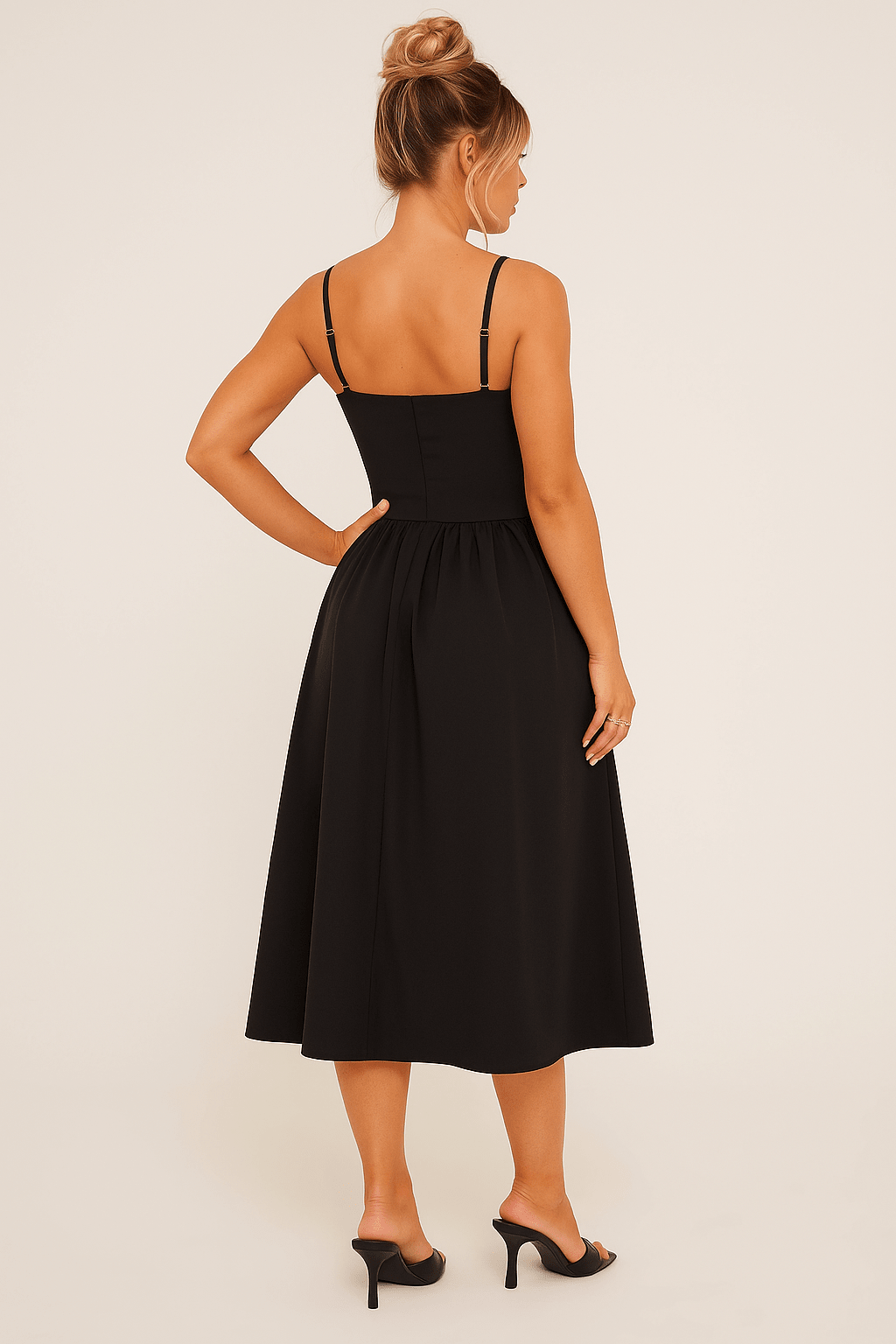 Maxikleid für Damen — Faltenrock, Skater-Stil, Herzausschnitt