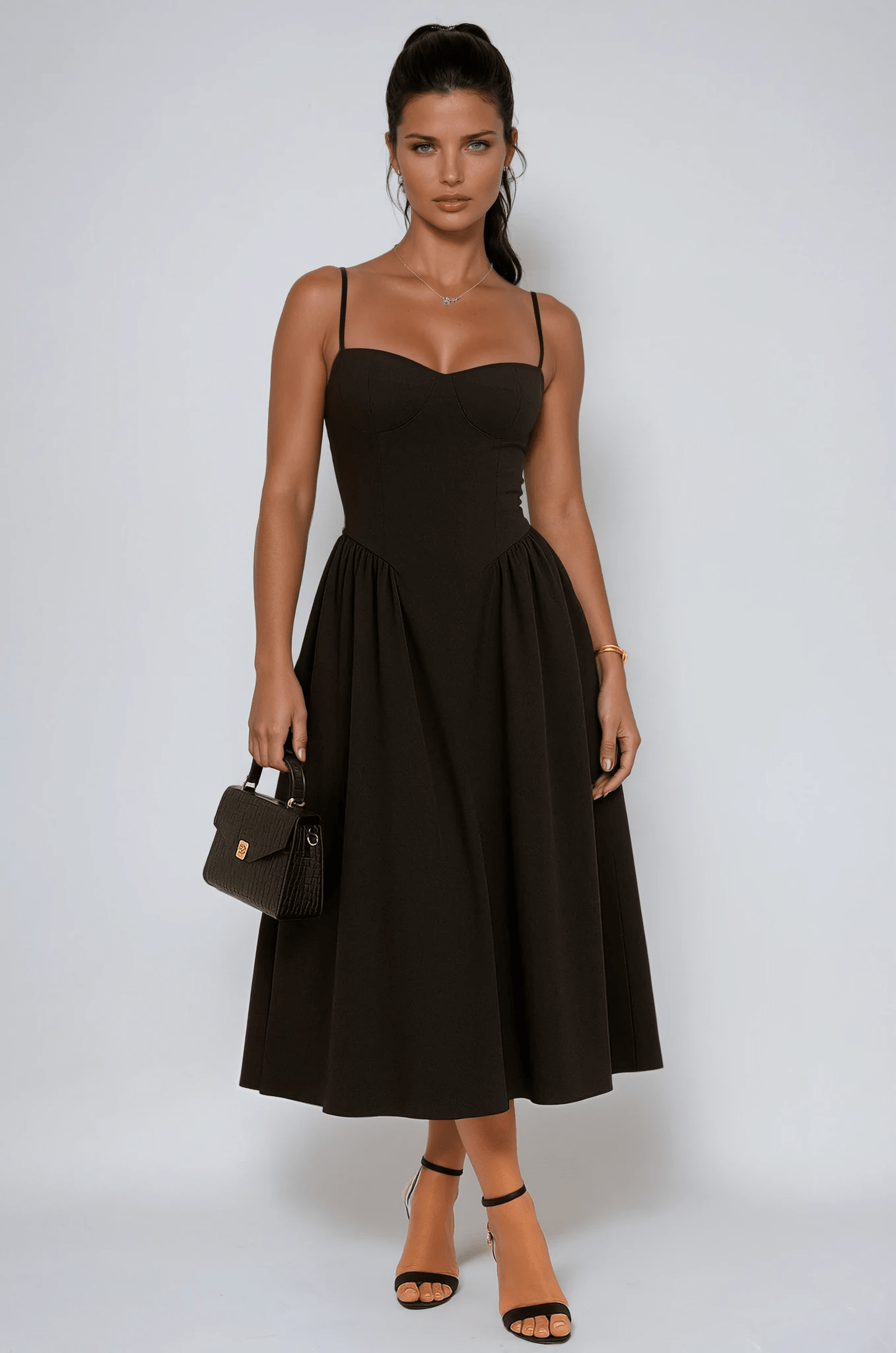 Maxikleid für Damen — Faltenrock, Skater-Stil, Herzausschnitt