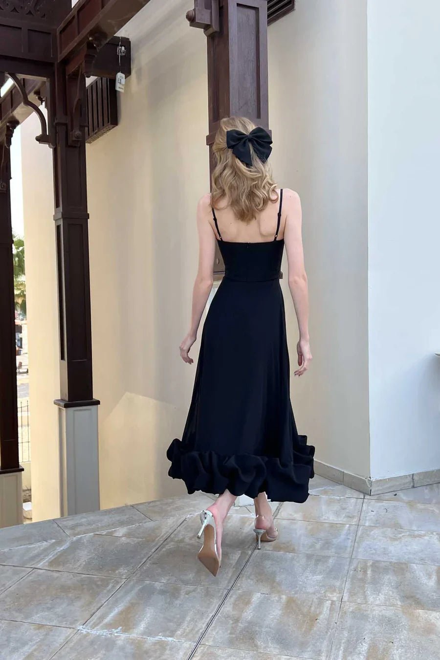 Vestido midi de mujer — Un solo hombro, dobladillo con volantes, ajuste ceñido
