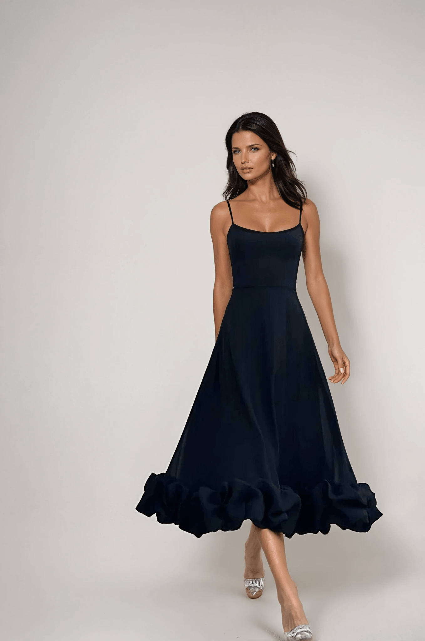 Vestido midi de mujer — Un solo hombro, dobladillo con volantes, ajuste ceñido