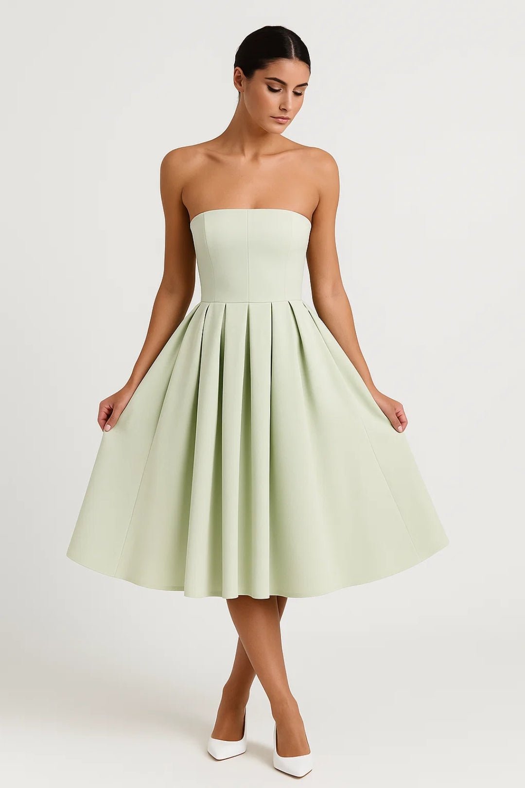 Damen-Midikleid — Trägerlos, figurbetontes Oberteil, ausgestellter Rock  