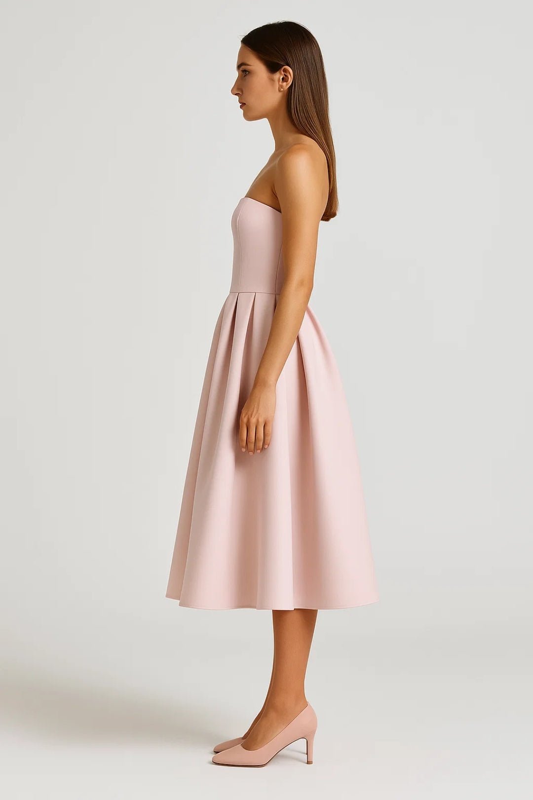 Damen-Midikleid — Trägerlos, figurbetontes Oberteil, ausgestellter Rock  