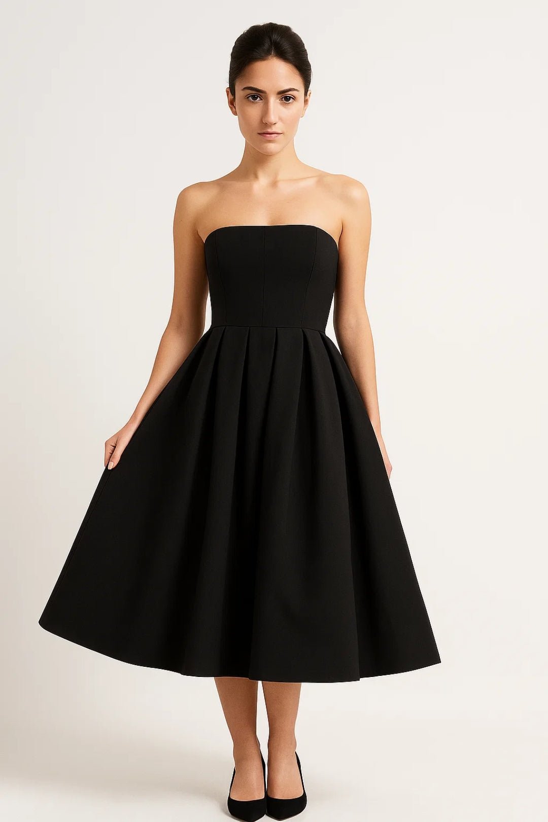 Damen-Midikleid — Trägerlos, figurbetontes Oberteil, ausgestellter Rock  