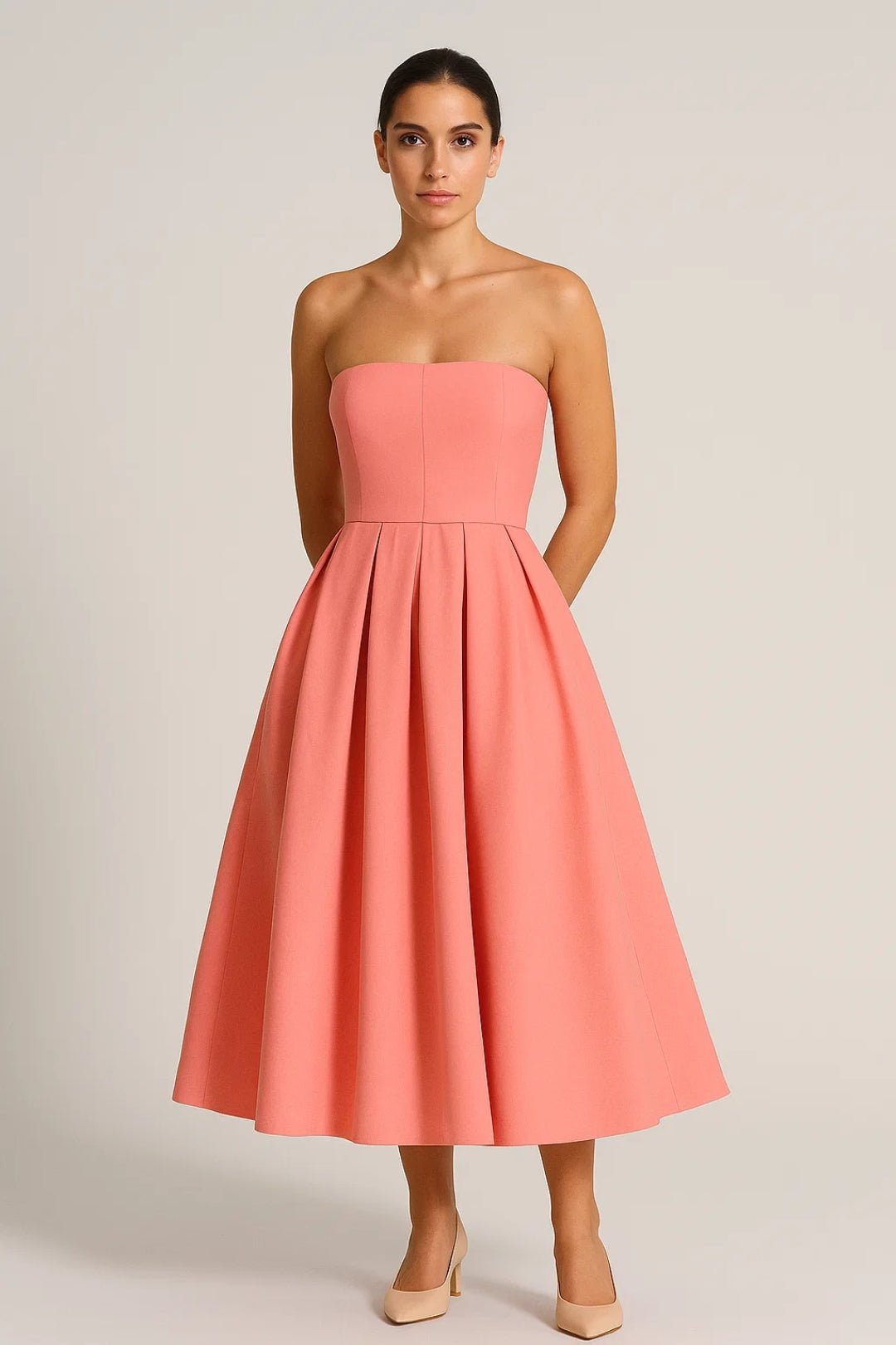Damen-Midikleid — Trägerlos, figurbetontes Oberteil, ausgestellter Rock  